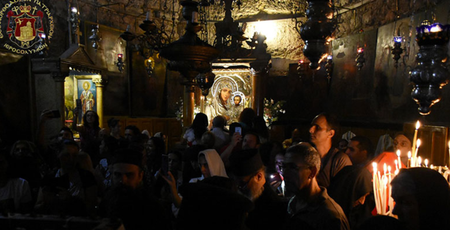 Оплакивање Богородице на Богородичином гробу