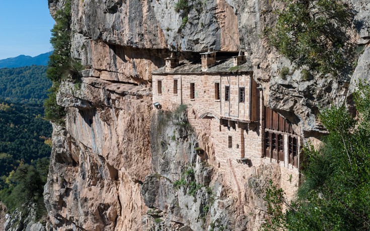 Μονή Κηπίνας, το μοναστήρι μέσα στον βράχο