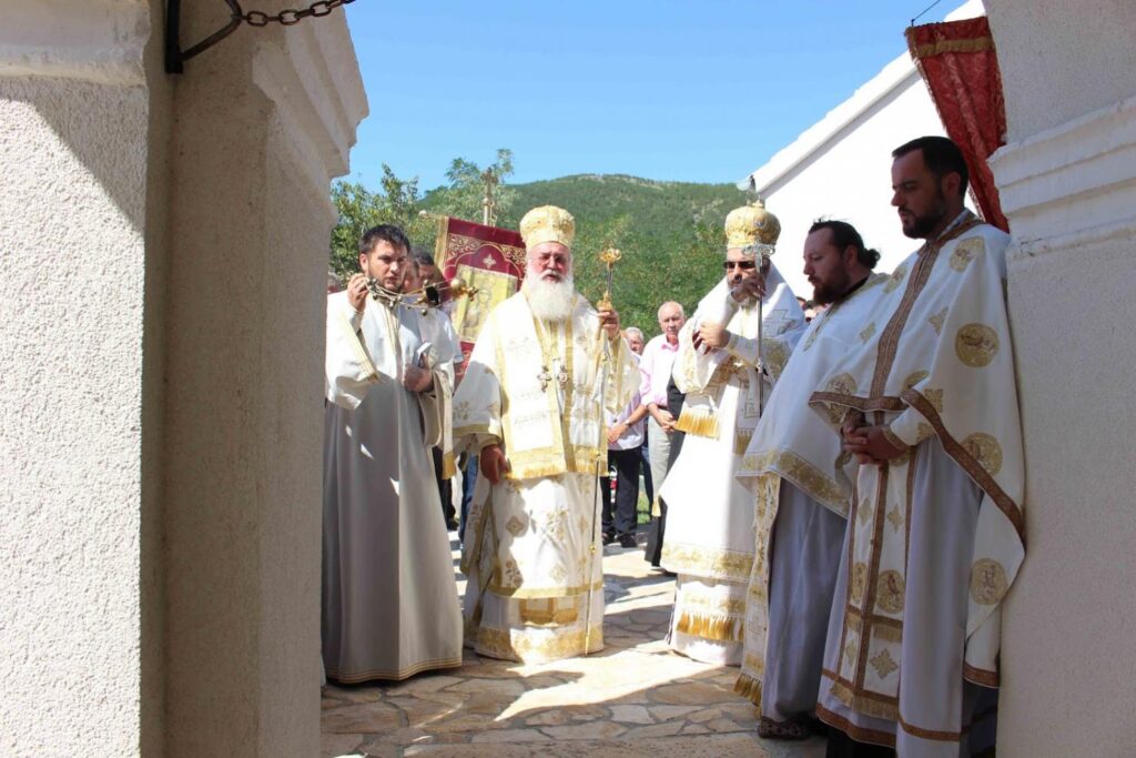 Архијереји Лонгин и Никодим богослужили у Голубићу