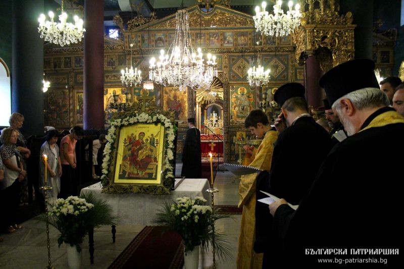 Празник на чудотворната икона “Св. Богородица Всецарица” ще се отбележи в храм “Св. Атанасий” във Варна