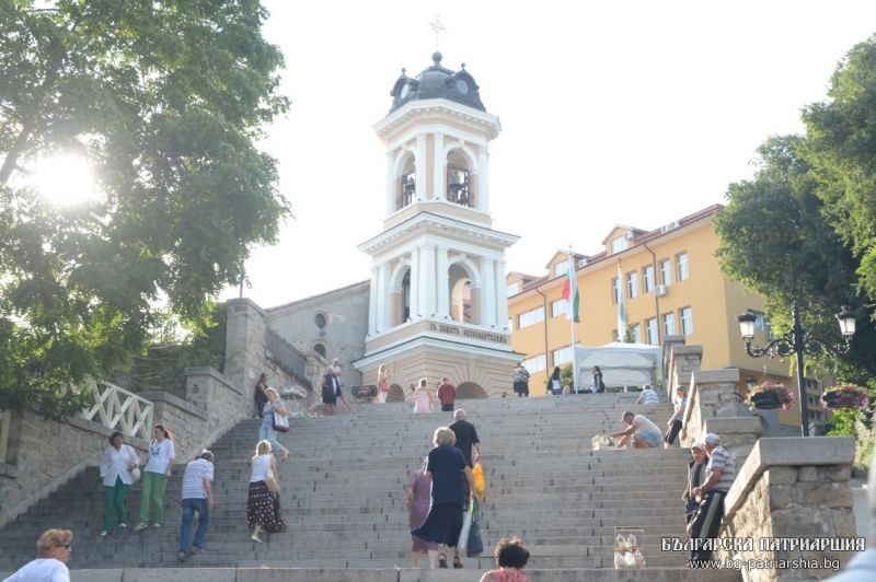 Архиерейско богослужение в катедрален храм “Успение Богородично” в Пловдив