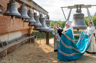 МИТРОПОЛИТ ПАВЕЛ ОСВЯТИЛ КРЕСТЫ И КОЛОКОЛА ДЛЯ ХРАМА В ЧЕСТЬ ИКОНЫ БОЖИЕЙ МАТЕРИ «МЛЕКОПИТАТЕЛЬНИЦА» В ПОСЕЛКЕ РАУБИЧИ