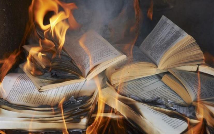 Τουρκία: Εκατοντάδες χιλιάδες βιβλία “στην πυρά”