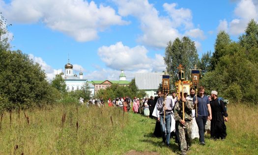 В Выксунской епархии начался пятидневный крестный ход «Золотая речка»