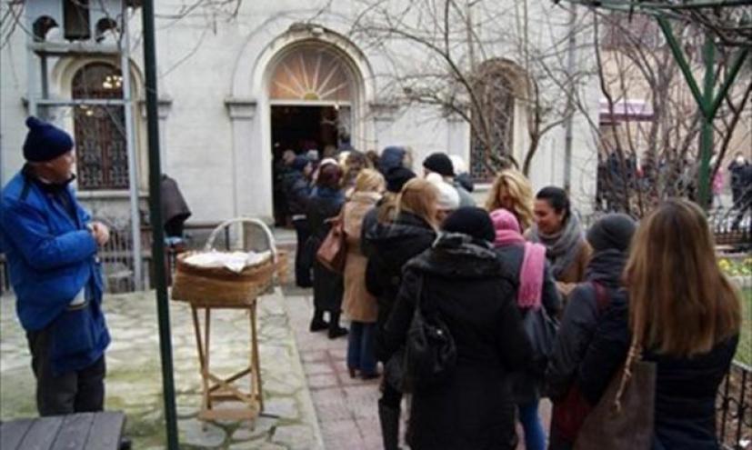 Στην Παναγία Βεφά της Πόλης προσεύχονται οι Τούρκοι!