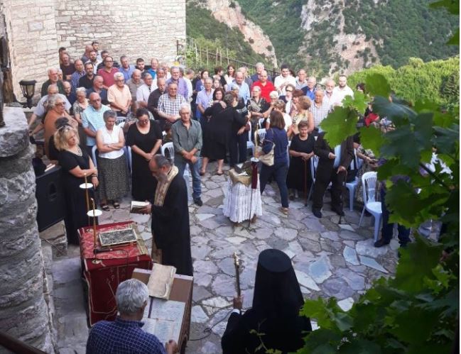 Βιβλίο- Αφιέρωμα για τις Μονές και τους Ναούς της Αργιθέας