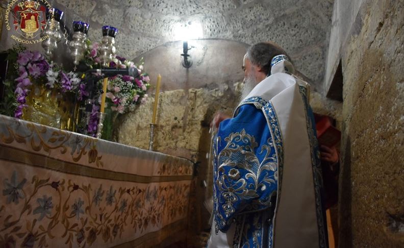 خدمة صلاة جناز رقاد سيدتنا والدة الإله في مزار قبرها المقدس في دير الجسثمانية