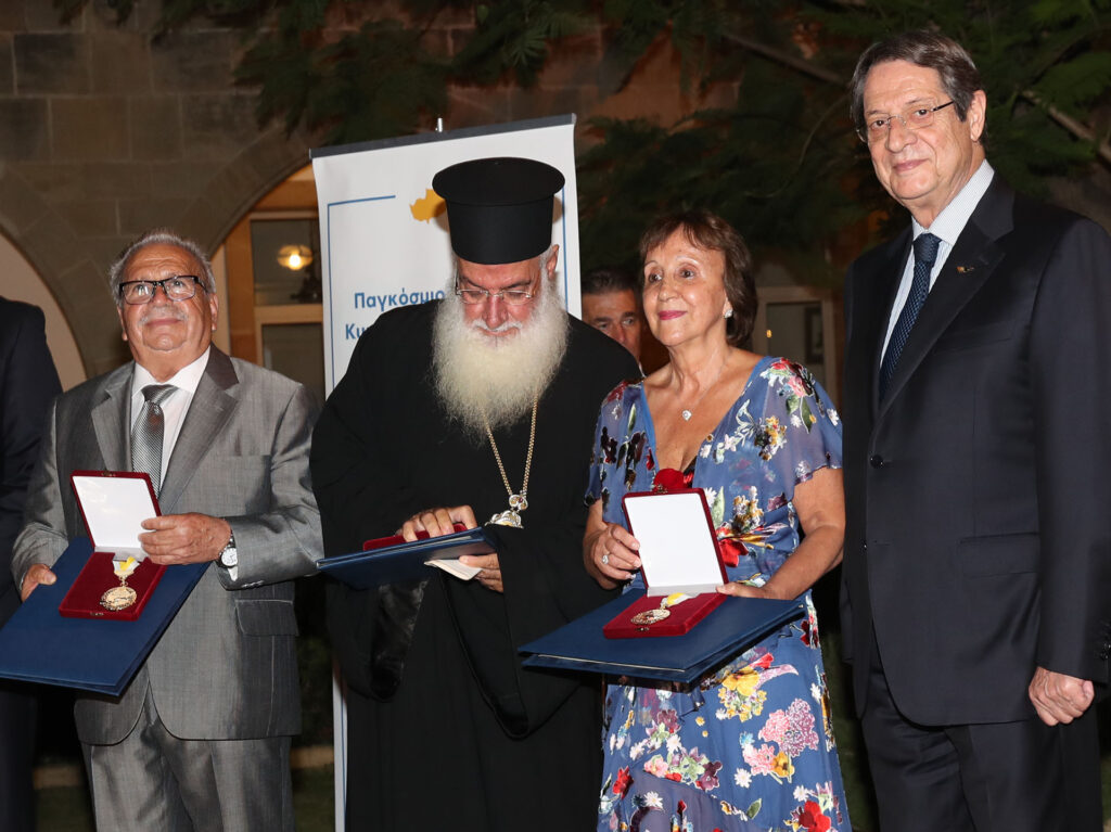 Ο Κύπριος πρόεδρος τιμά τον πρώην Αρχιεπ. Θυατείρων