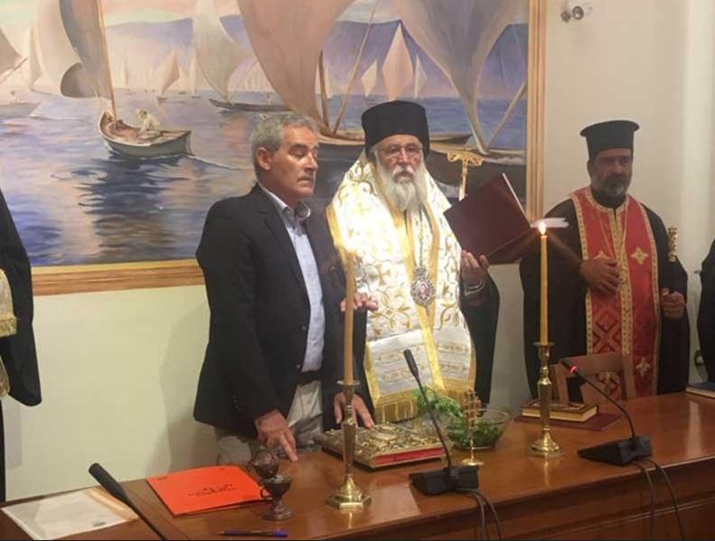 Ορκίζοντας τον Δήμαρχο Παξών