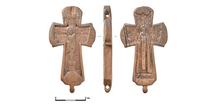 Rare wooden cross uncovered in Moscow