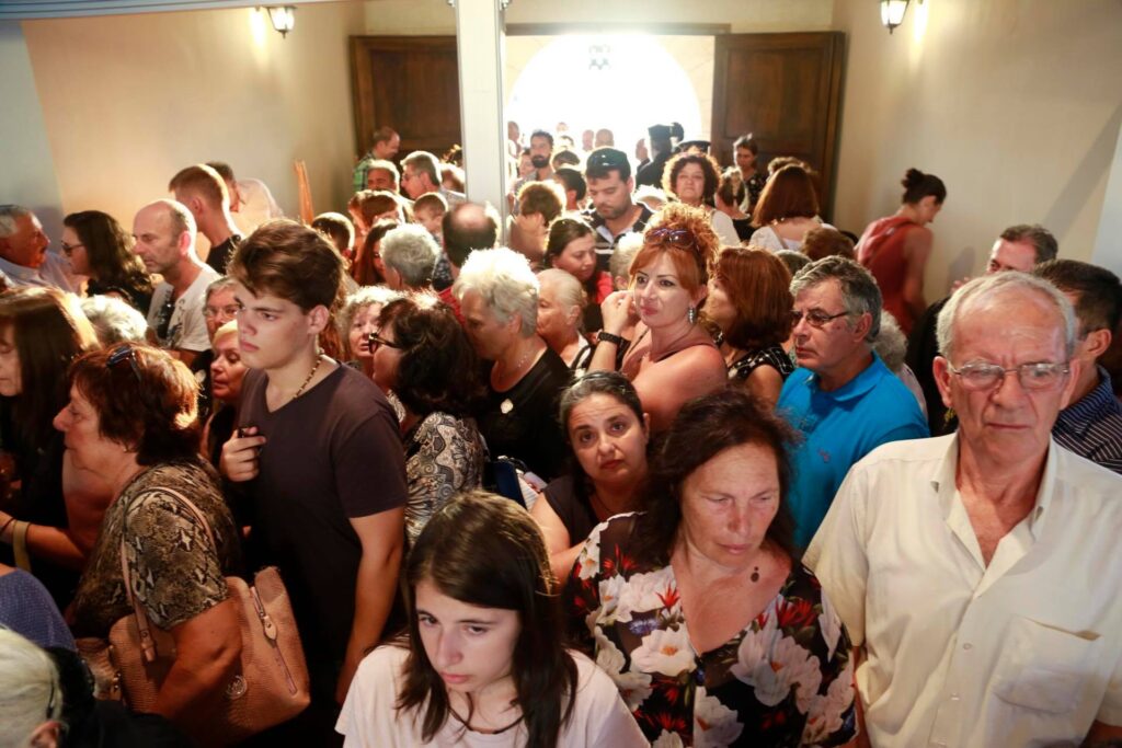 ΣΤΙΓΜΙΟΤΥΠΟ “ΟΡΘΟΔΟΞΙΑ”: Στην ουρά οι Κρητικοί για την Παναγία Παραμυθία