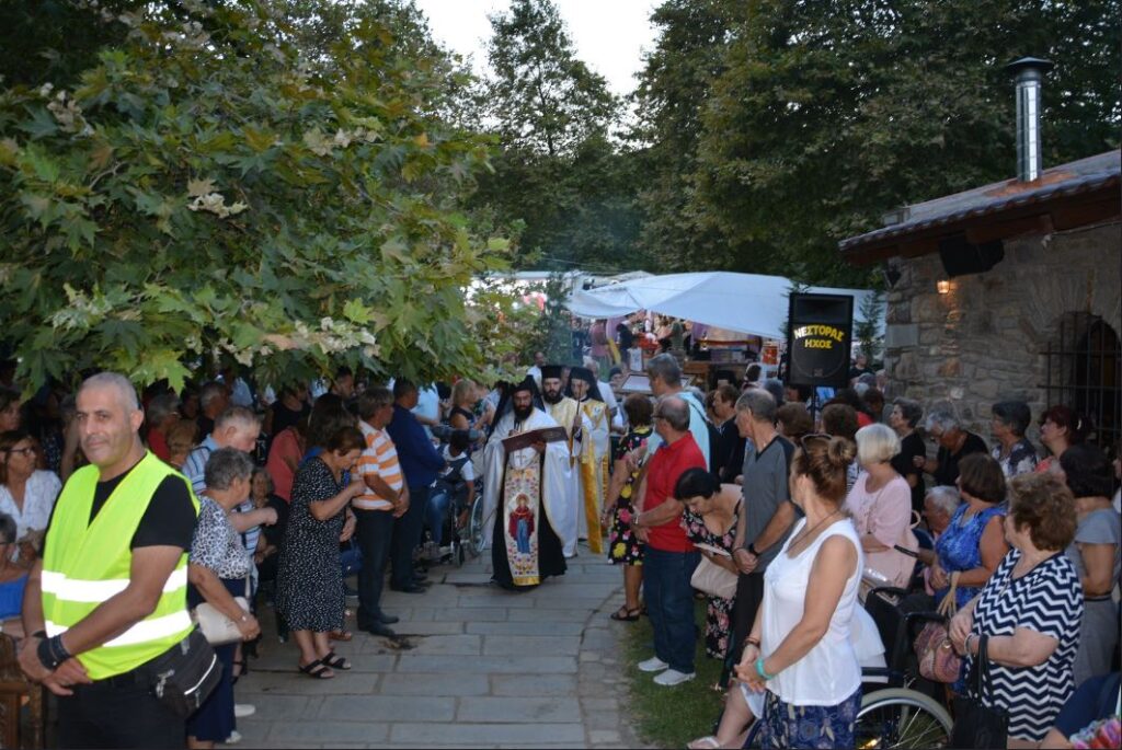 Χιλιάδες προσκυνητές στη Μονή Φανερωμένης Ν. Περάμου