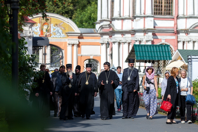 Српски архијереји посетили Лавру Светог Александра Невског