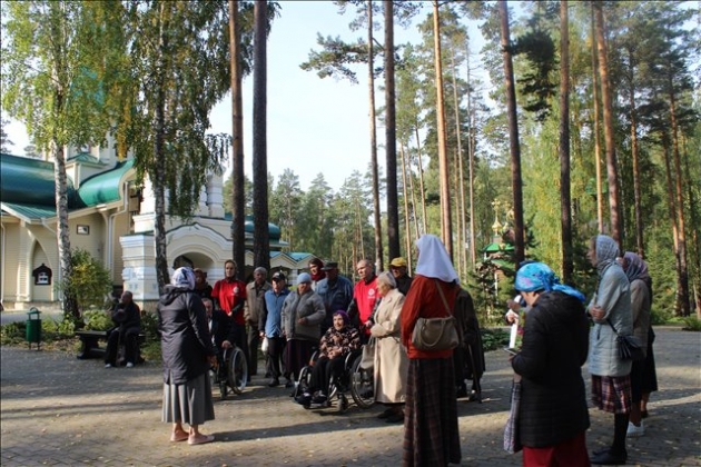 Подопечные Службы милосердия – пациенты дома инвалидов «Малахит» совершили паломничество на Ганину Яму