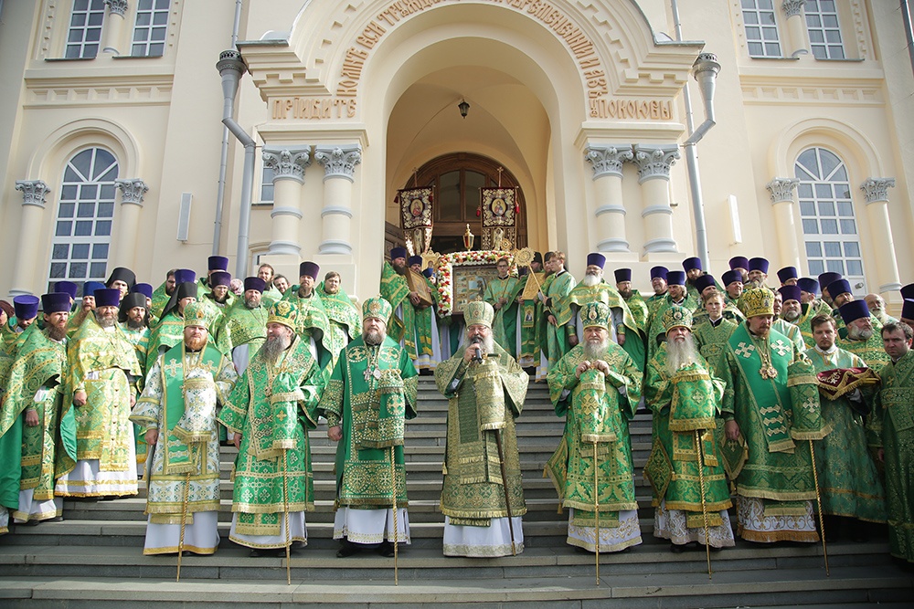 Праздничную литургию в день праведного Симеона совершил сонм архипастырей в Свято-Николаевской Верхотурской обители