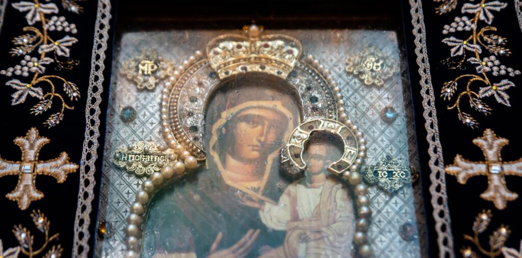 Christian Orthodox icon said to miraculously produce myrrh makes first trip to Inland Northwest