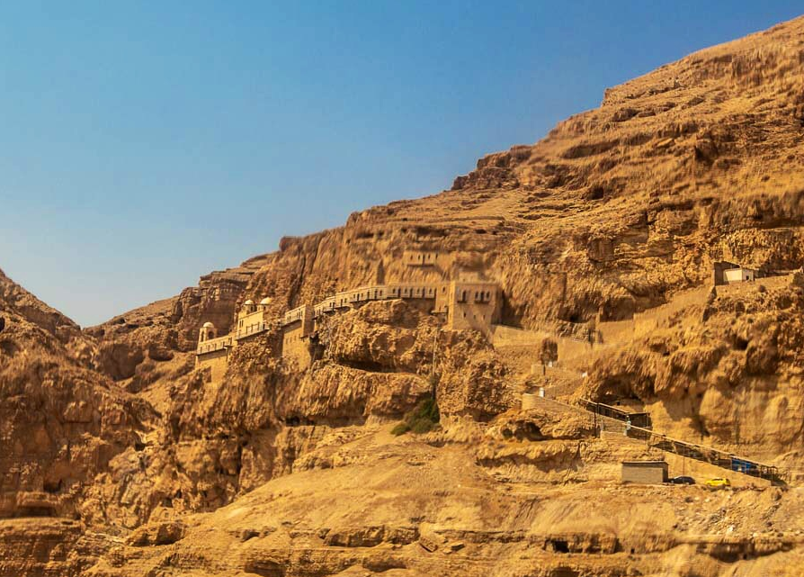 Паломническая группа во главе с митрополитом Санкт-Петербургским и Ладожским Варсонофием 22 сентября посетила Западный берег реки Иордана.