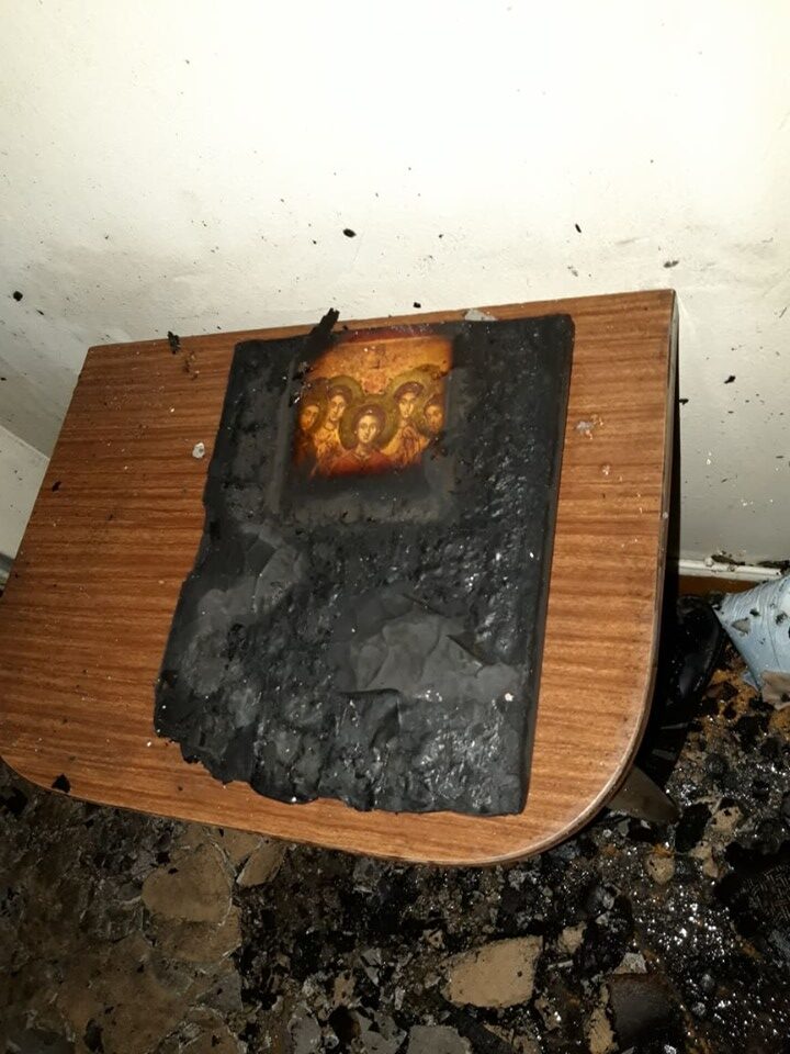 Ikona e Kryeengjëllit Mihail i shpëton për mrekulli flakëve të zjarrit