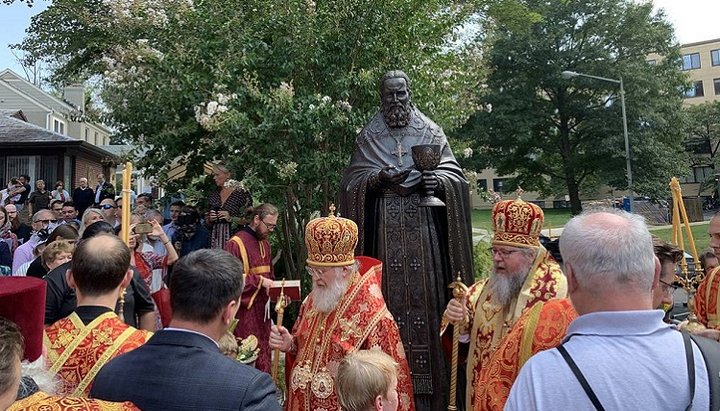 Sfântul Ioan de Kronstadt are un monument în Washington