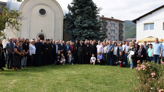 ОКУПИЛИ СЕ ПЕЋАНЦИ: ОБЕЛЕЖЕНА СЛАВА ГРАДСКЕ ЦРКВЕ У ПЕЋИ