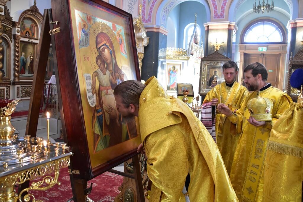 Епископ Иоанн совершил воскресное Всенощное бдение в Елгавском кафедральном соборе