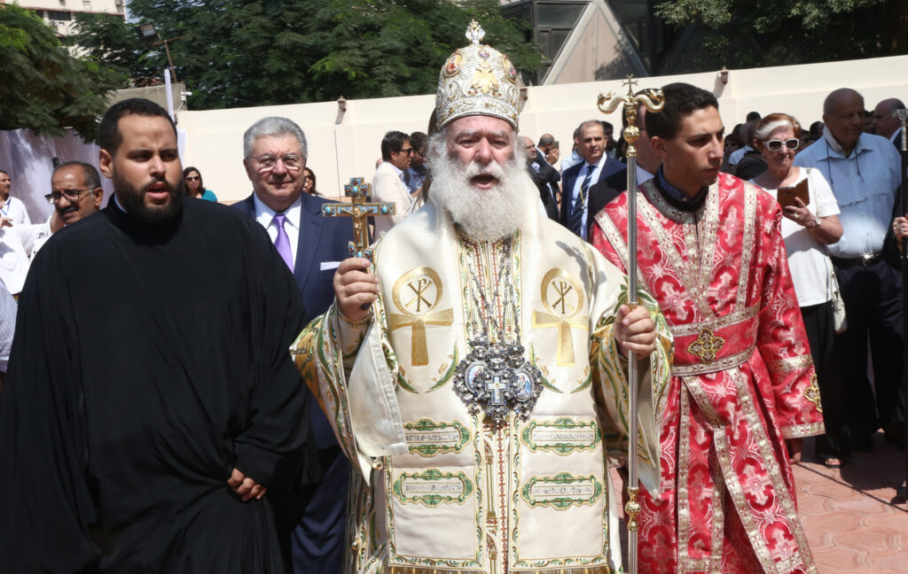 Πατρ. Αλεξανδρείας: “Όπου βρίσκεται ο Έλληνας μεγαλουργεί” – Τελέσθηκαν με έκδηλη συγκίνηση τα θυρανοίξια του Ι.Ν. Αγ. Κωνσταντίνου και Ελένης (ΒΙΝΤΕΟ)