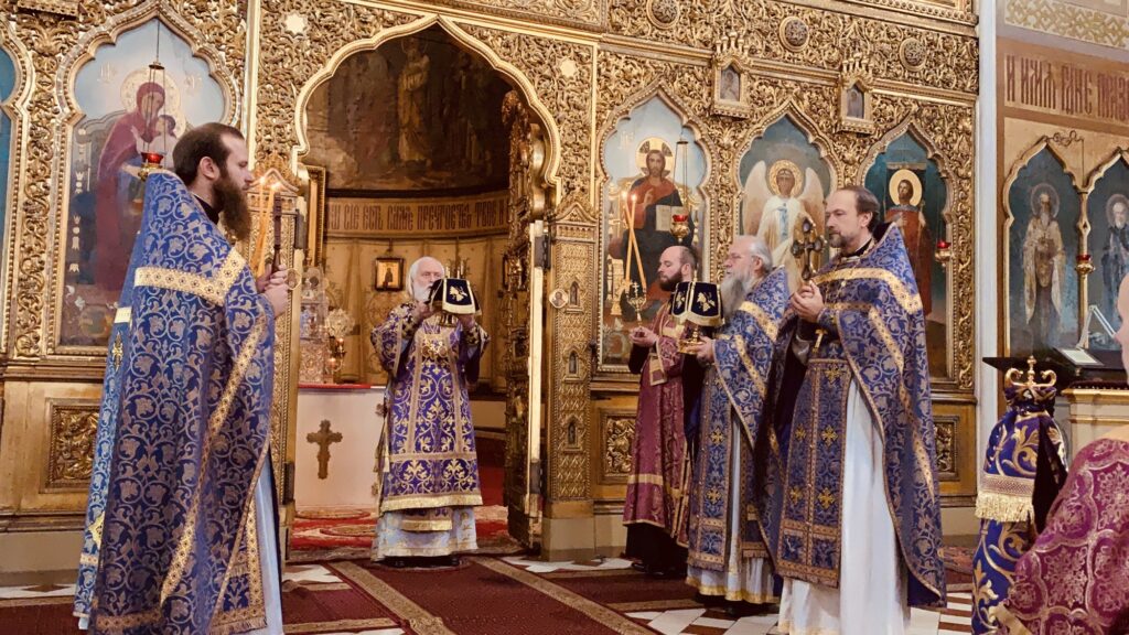 ВОЗДВИЖЕНИЕ ЧЕСТНОГО И ЖИВОТВОРЯЩЕГО КРЕСТА ГОСПОДНЯ