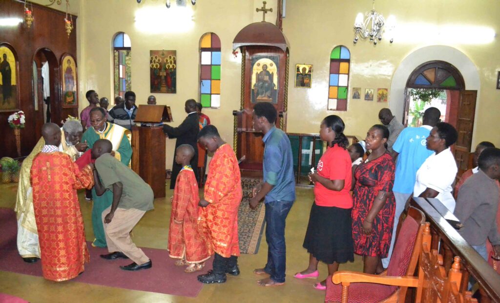 Συγκίνηση κατά τη θ. λειτουργία στο κέντρο της Αφρικής