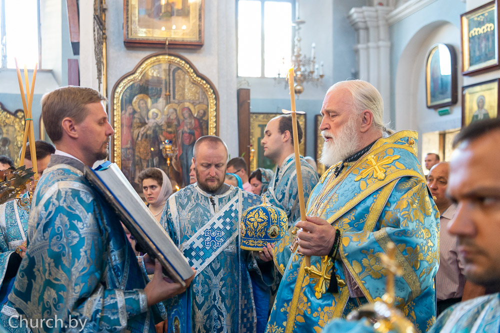 В канун Недели 11-й по Пятидесятнице митрополит Павел совершил всенощное бдение в Свято-Духовом кафедральном соборе города Минска