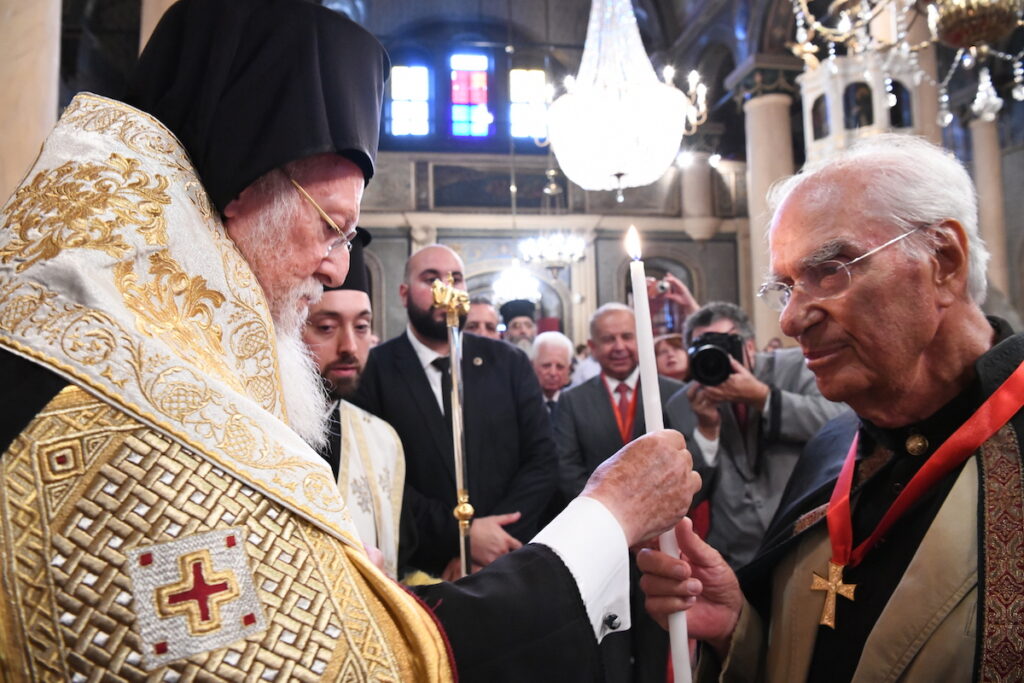 Teologul și Filosoful Christos Yannaras, distins cu titlul de Mare Orator al Patriarhiei Ecumenice