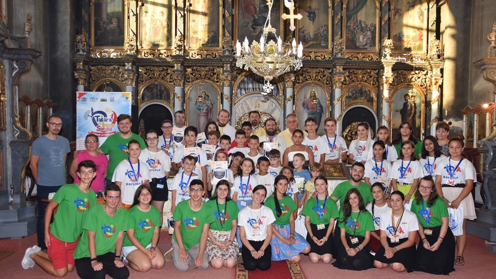 S-a încheiat cel mai mare proiect de voluntariat din Eparhia Caransebeșului: Tabăra din inima satului