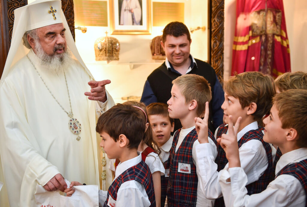 Patriarhul despre educație, în ultima zi de vacanță pentru elevii români