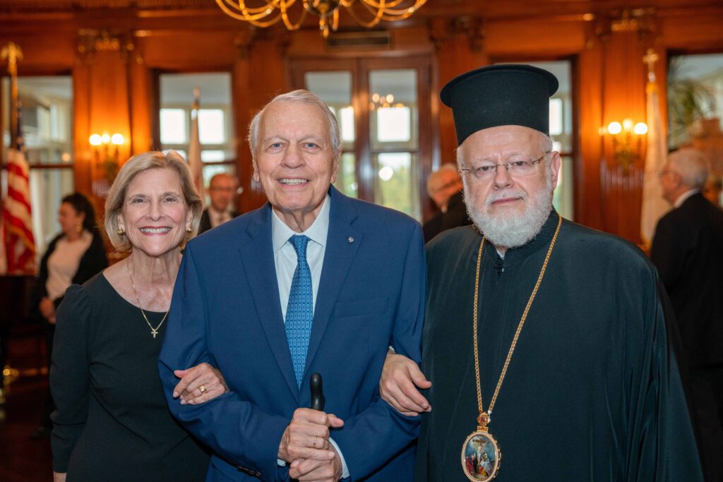 HCHC Board Honors Past President Dr. Thomas Lelon