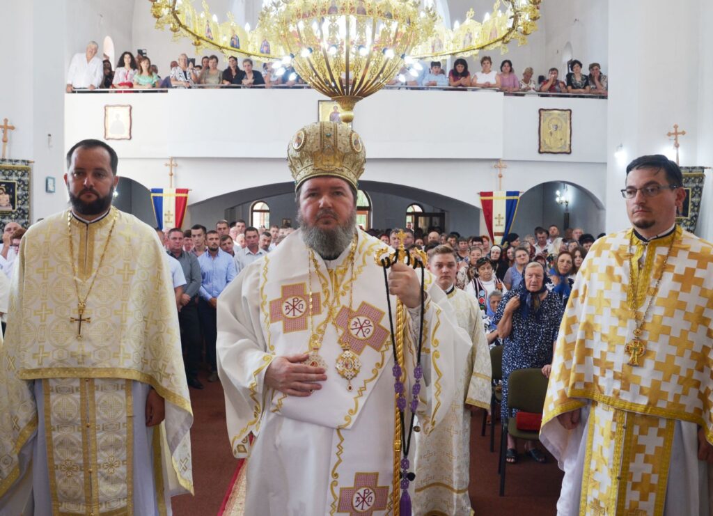 Episcopul Oradiei atrage atenţia: Nu poate fi cineva aproape de Dumnezeu dacă nu iartă