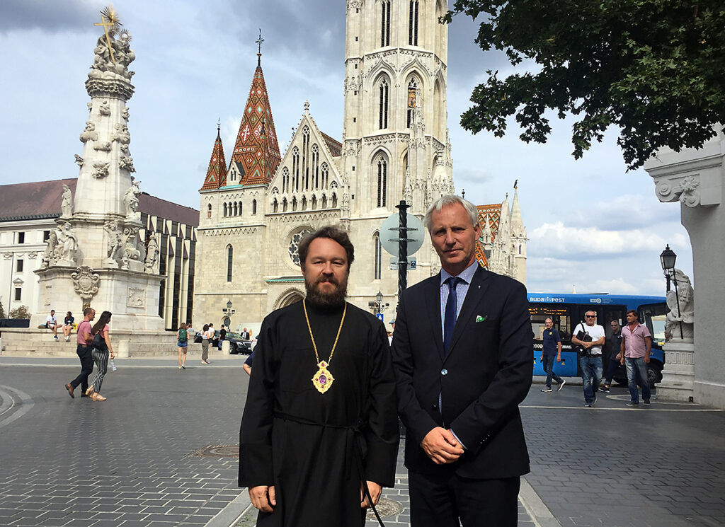 Состоялась встреча митрополита Волоколамского Илариона с госсекретарем Венгрии по делам религий, национальных меньшинств и гражданских взаимоотношений М. Шолтесом