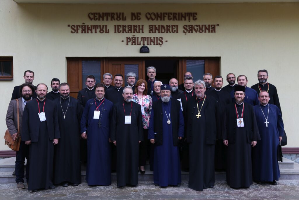 Patriarhii Nicodim şi Iustin omagiaţi în simpozion la Păltiniş