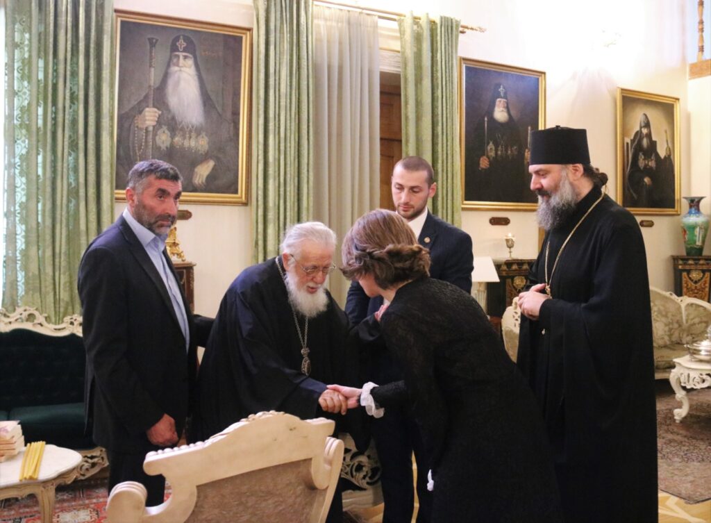 სრულიად საქართველოს კათოლიკოს-პატრიარქი საქართველოს ოკუპირებული ტერიტორიებიდან დევნილთა, შრომის, ჯანმრთელობისა და სოციალური დაცვის მინისტრს შეხვდა