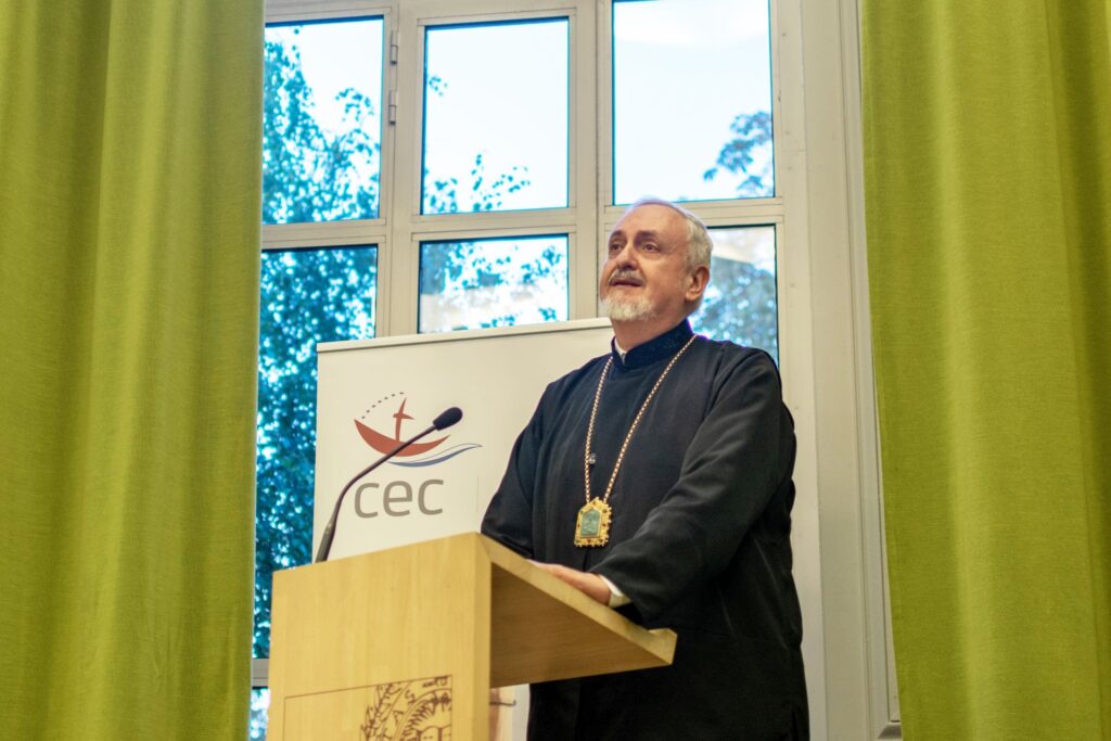 La Paris a început marţi o conferinţă despre pace