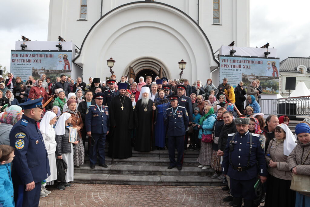 Архипастырский визит в Спасский храм села Усово