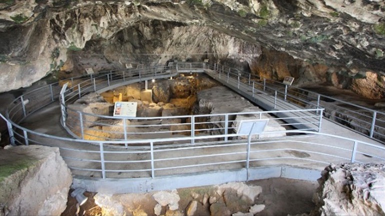 Τριάντα τρία χρόνια από την πρώτη αυτοψία στο σπήλαιο της Θεόπετρας