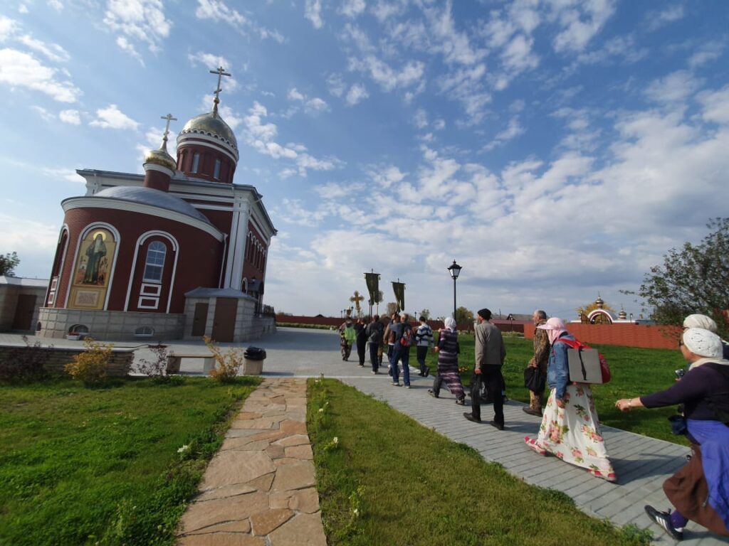 Труды, и память, и молитва: участники Симеоновского крестного хода рассказали, что для них значит это 19-дневное шествие