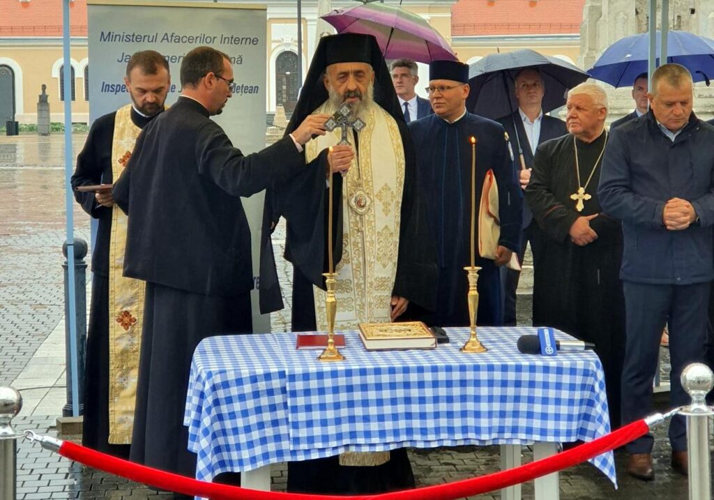 Centenar Jandarmerie în Transilvania. Arhiepiscopul Irineu urează „slujire eficientă în folosul cetăţenilor”