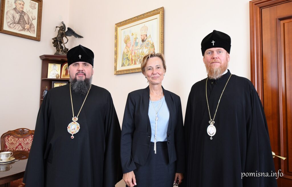 Епифаний пояснил послу ФРГ, что все переходы в ПЦУ происходят добровольно