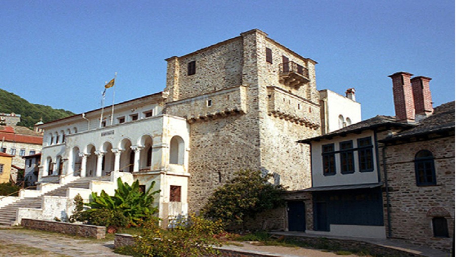 Απόσυρση του προγράμματος σπουδών για τα θρησκευτικά ζητά η Ιερά Κοινότητα