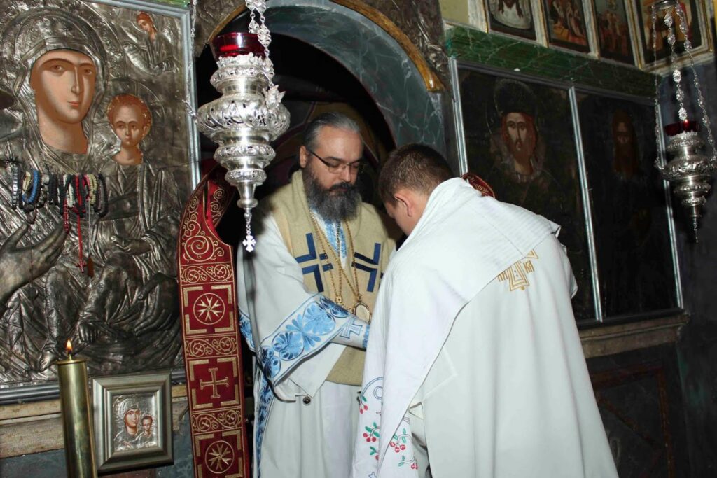 Архијерејска Литургија и рукоположење у Крки