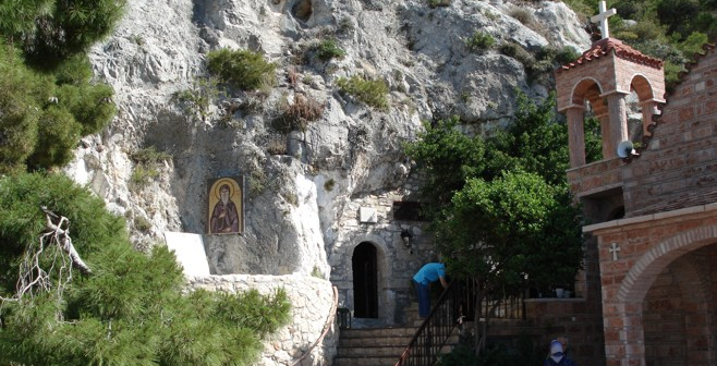 Εκκενώθηκε το Μοναστήρι του Αγ. Παταπίου στο Λουτράκι
