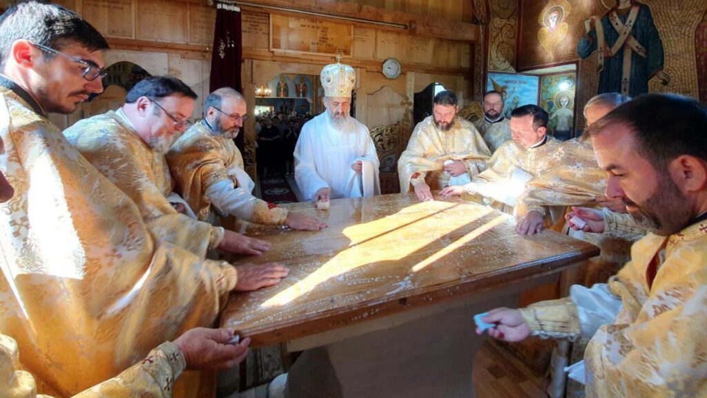 Arhiepiscopul Irineu a sfințit biserica parohiei Târgu-Mureș XIII