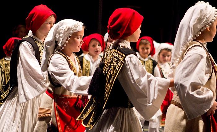 Ξεκινούν τα μαθήματα Παραδοσιακών Χορών σε ναό της Αθήνας