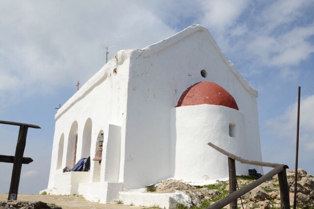 Το εκκλησάκι που χτίστηκε με γάλα