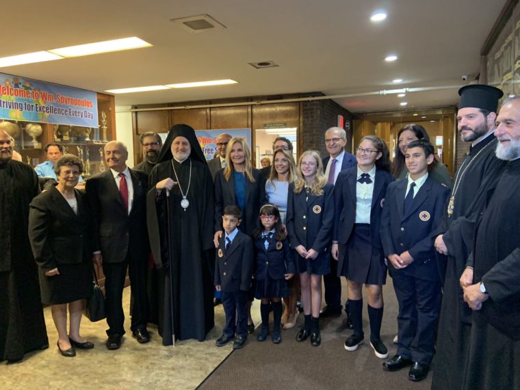 Η Μαρέβα Γκραμπόφσκι-Μητσοτάκη σε ελλ. σχολεία της Νέας Υόρκης